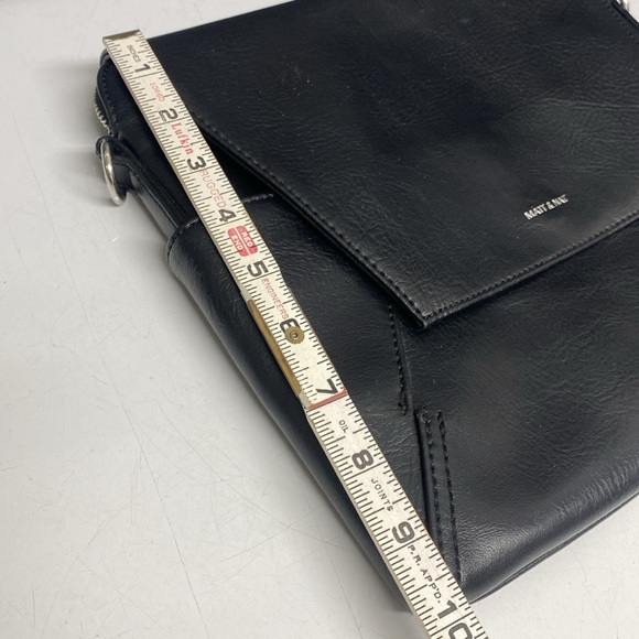 Matt & Nat Black Minka Vegan Hobo Bag Dwell Crossbody Bag - Picture 17 of 17